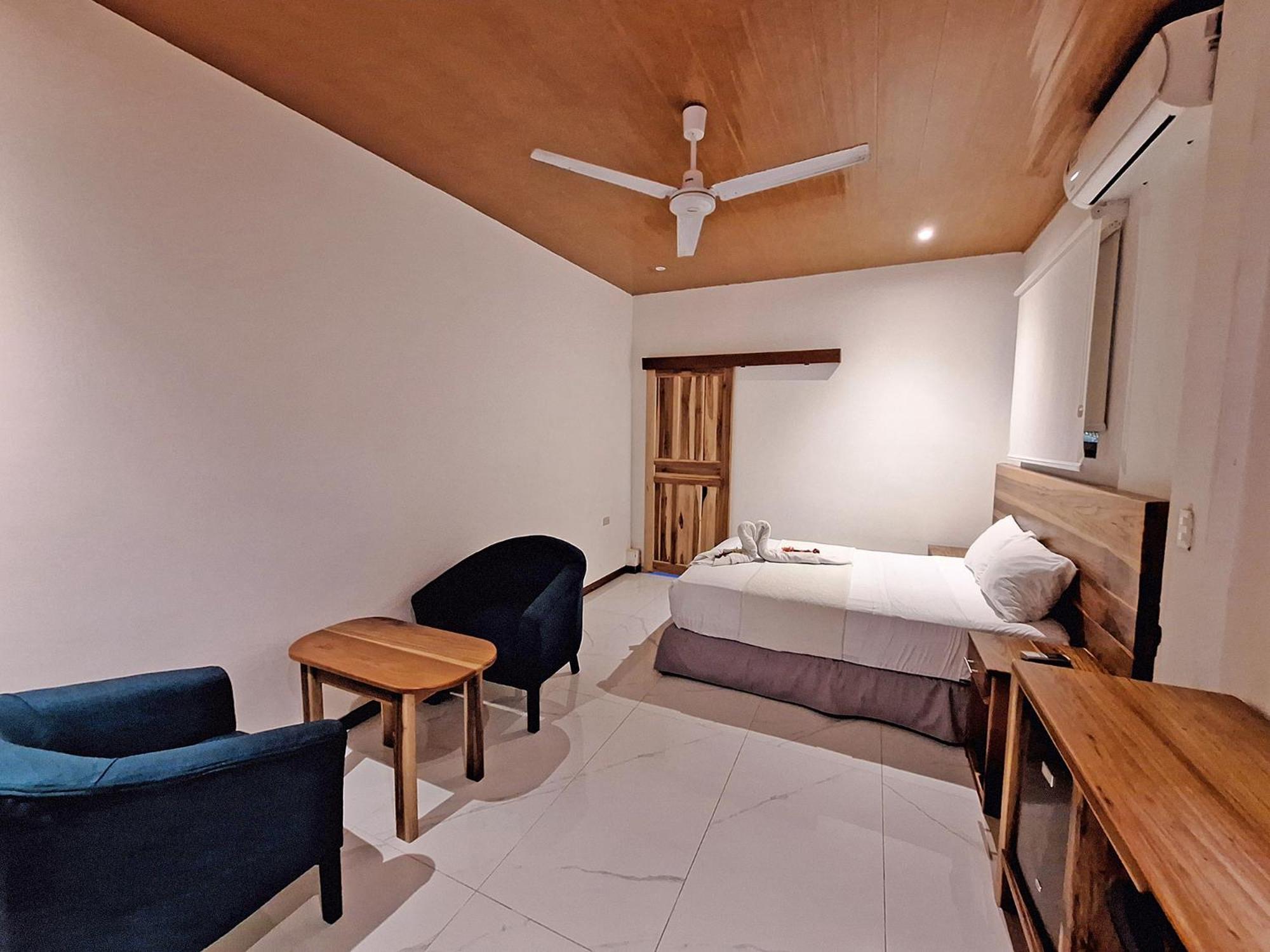 Infiniti Hotel Puerto Viejo de Talamanca 外观 照片