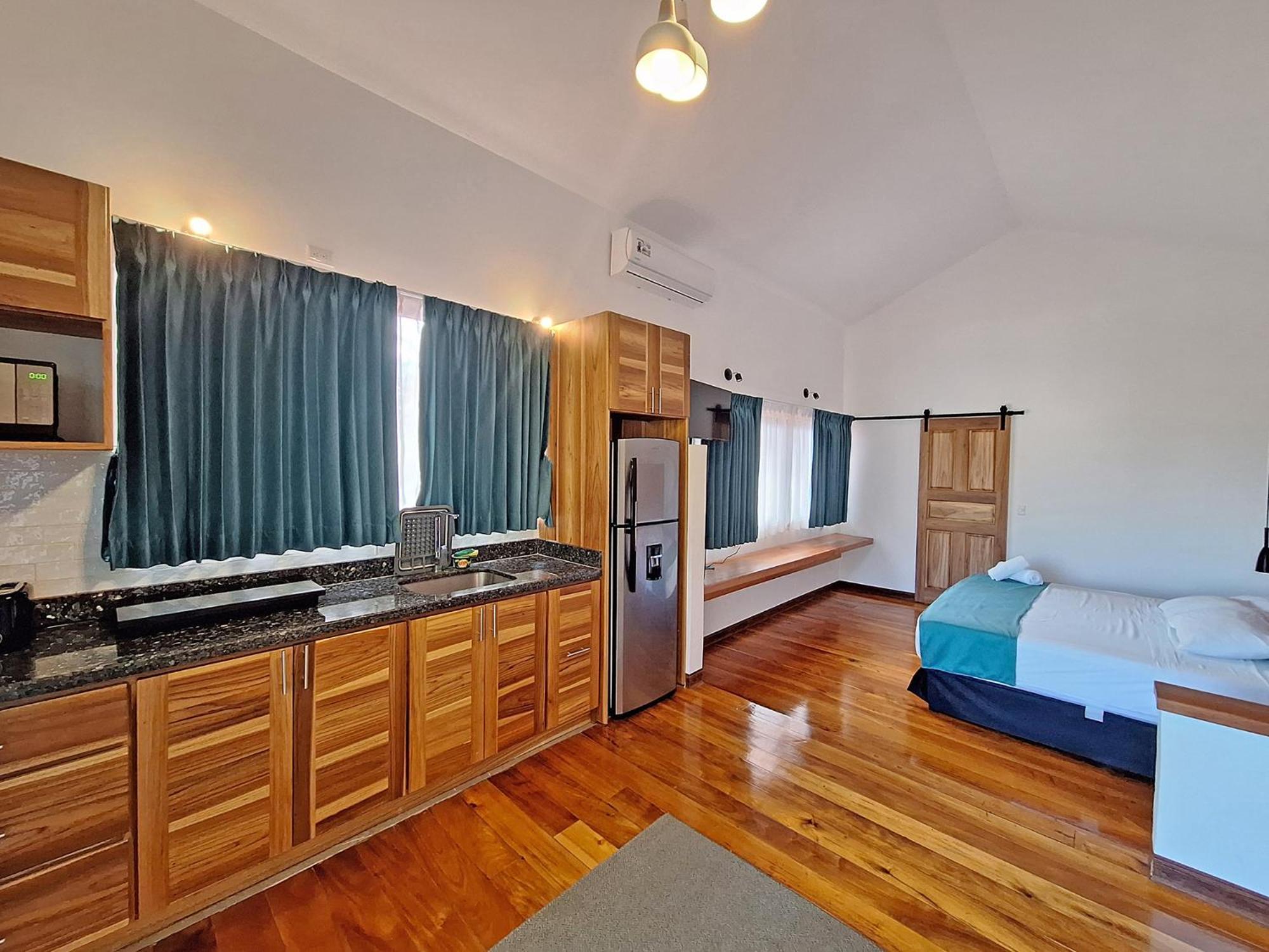Infiniti Hotel Puerto Viejo de Talamanca 外观 照片