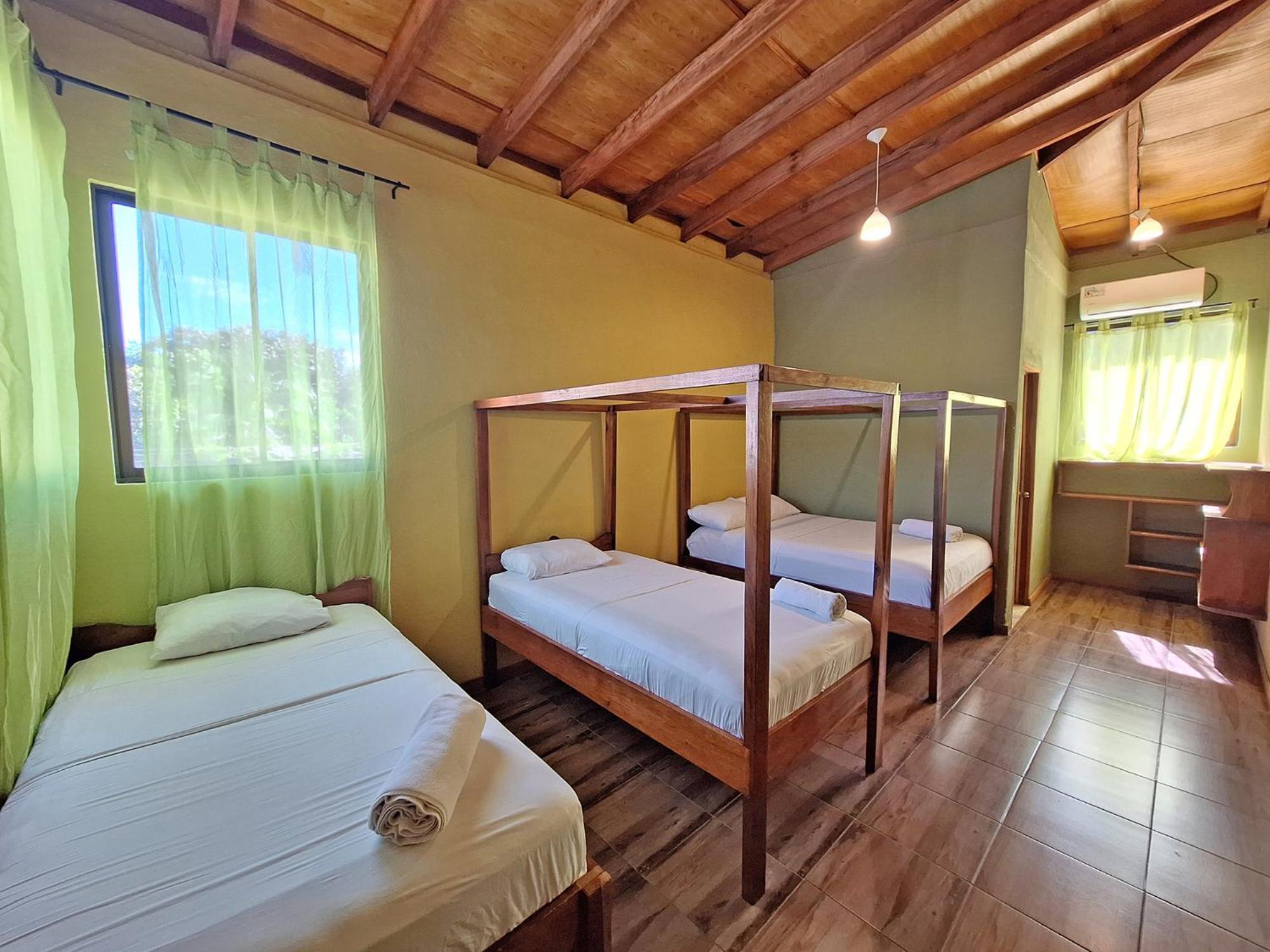Infiniti Hotel Puerto Viejo de Talamanca 外观 照片